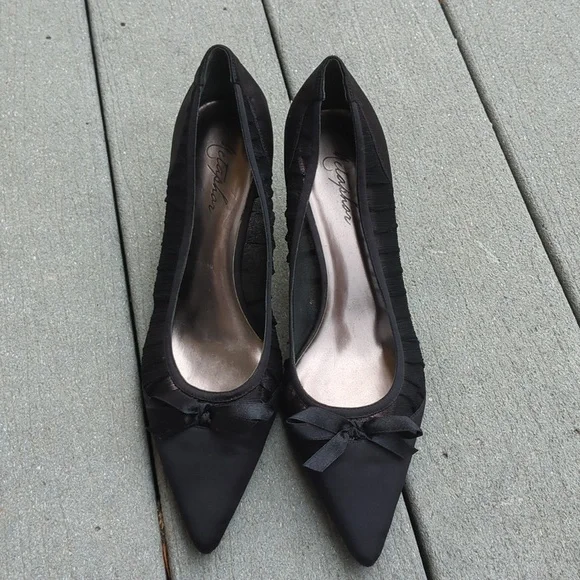 Metaphor Satin and Mesh Pointed Toe Heels with Bow - Picture 2 of 12